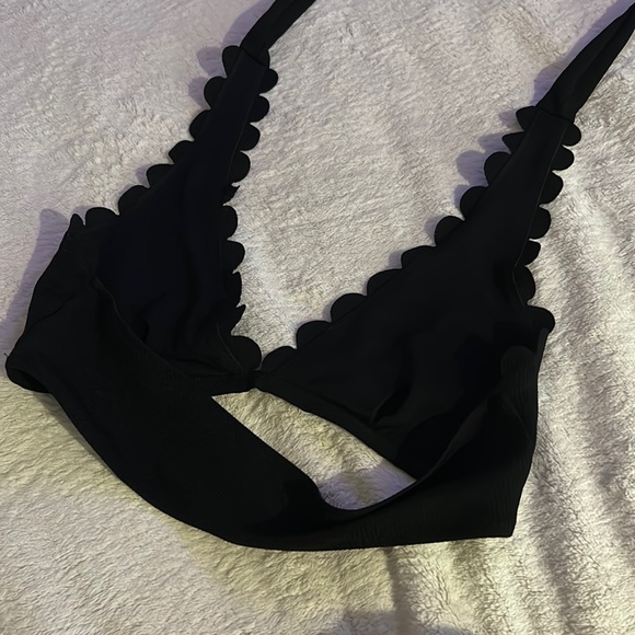 Black bikini in size medium - Picture 4 of 4